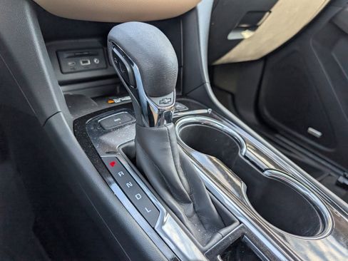 Used 2024 Chevrolet Equinox Premier image 19