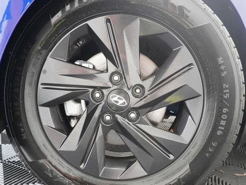 Used 2022 Hyundai Elantra SEL FWD image 6