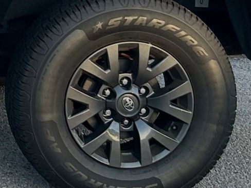 Used 2023 Toyota Tacoma SR5 image 9