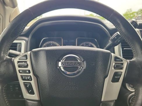 Used 2019 Nissan Titan PRO-4X w/ Pro-4x Convenience Package AWD/4WD image 23