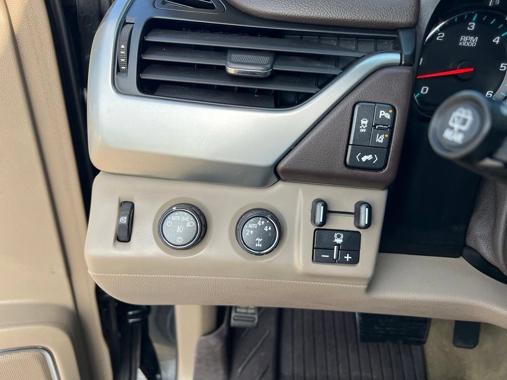 Used 2015 Chevrolet Tahoe LTZ AWD/4WD image 46