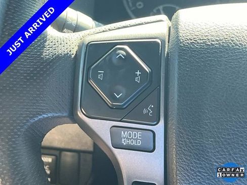 Used 2022 Toyota Tacoma TRD Off-Road AWD/4WD image 28