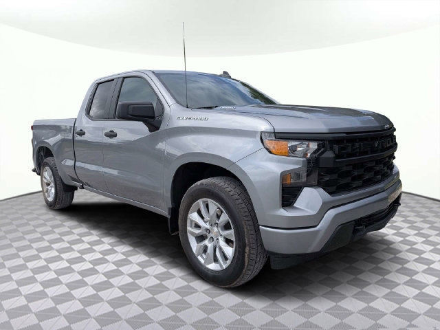 Used 2024 Chevrolet Silverado 1500 Custom RWD image 2