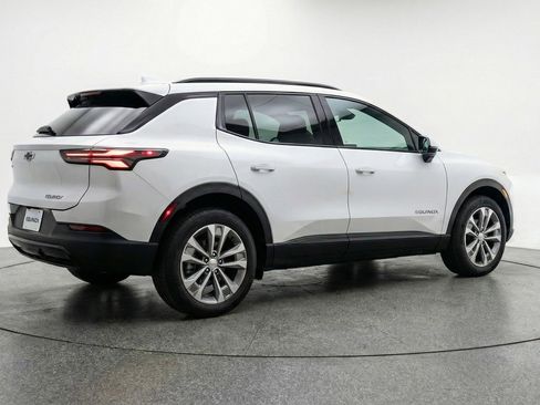 Used 2025 Chevrolet Equinox LT image 9