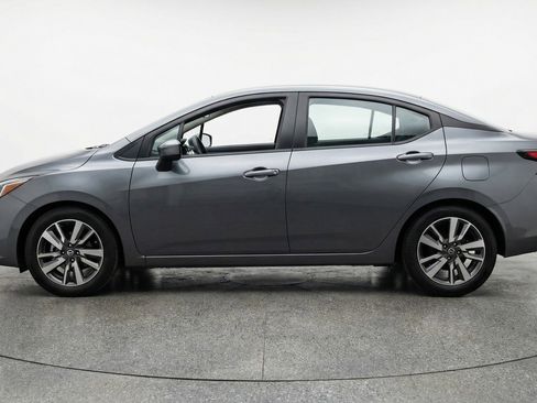 Used 2025 Nissan Versa SV FWD image 5