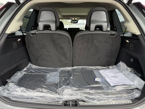 New 2026 Volvo XC90 B6 Plus w/ Protection Package Premier image 13