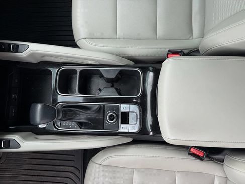 Used 2021 Kia Telluride S AWD/4WD image 8