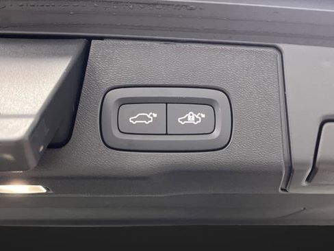 Used 2025 Volvo XC60 B5 Ultra w/ Protection Package Premier image 16