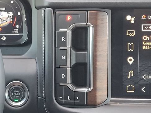 Used 2024 GMC Yukon XL Denali Ultimate AWD/4WD image 18