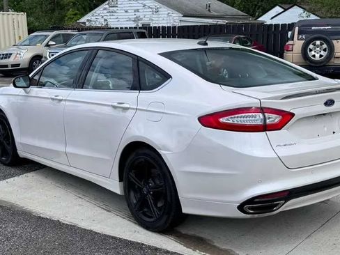 Used 2016 Ford Fusion SE FWD image 3