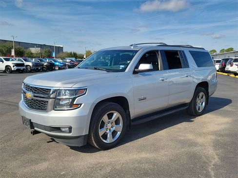 Used 2019 Chevrolet Suburban LT w/ Texas Edition Package image 2