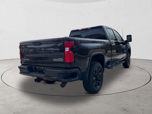 Used 2022 Chevrolet Silverado 2500 High Country w/ Z71 Off-Road Package AWD/4WD image 5