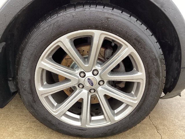 Used 2017 Ford Explorer Limited w/ Equipment Group 301A FWD image 9