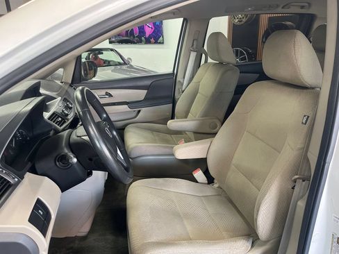 Used 2014 Honda Odyssey LX image 43