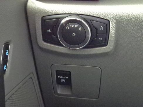 Used 2017 Ford F150 XL w/ Equipment Group 101A Mid RWD image 18