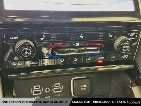 Used 2023 Jeep Grand Cherokee L Limited AWD/4WD image 16