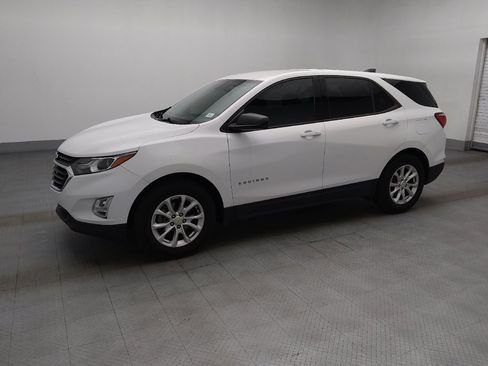 Used 2019 Chevrolet Equinox LS FWD image 2