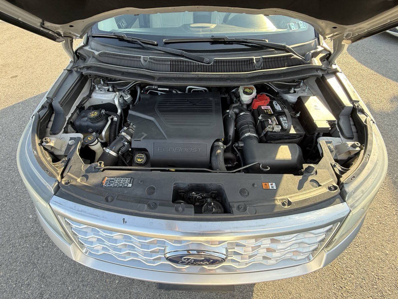 Used 2016 Ford Explorer Platinum AWD/4WD image 29