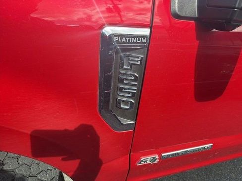 Used 2022 Ford F250 Platinum image 4