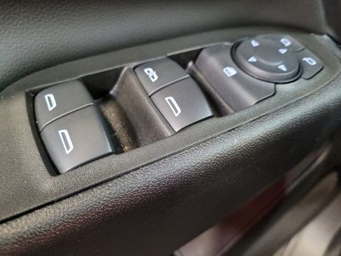 Used 2023 Chevrolet Equinox LT FWD image 27