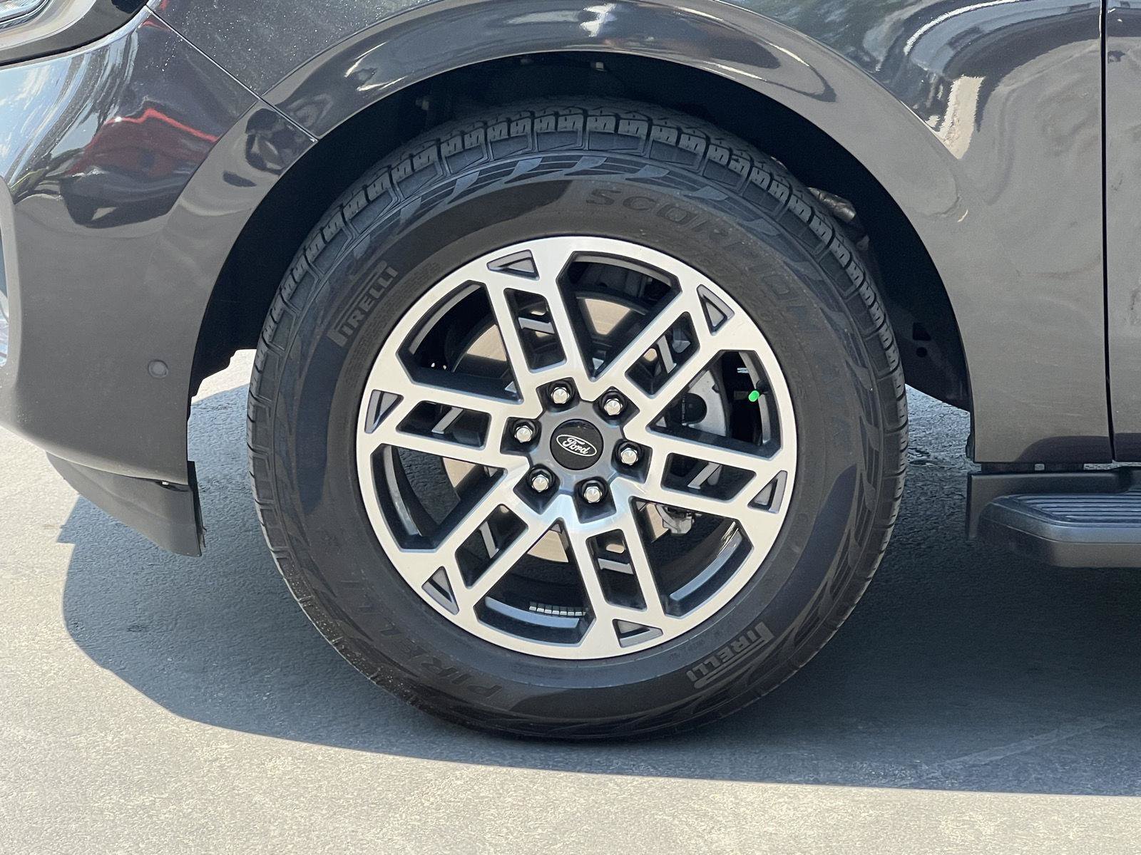 Used 2025 Ford Expedition Active AWD/4WD image 20
