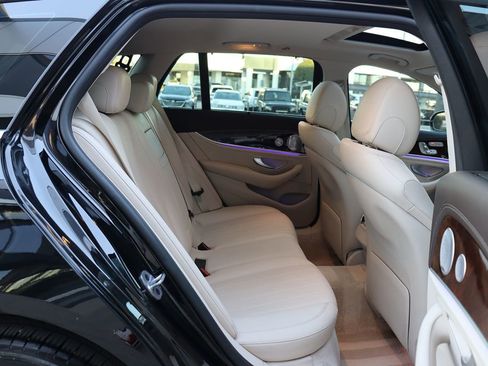 Used 2020 Mercedes-Benz E 450 4MATIC Wagon image 46
