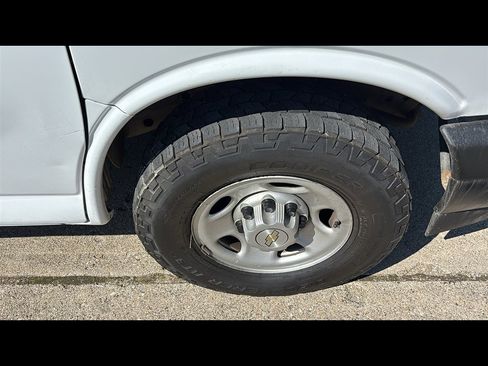 Used 2022 Chevrolet Express 2500 Extended image 24