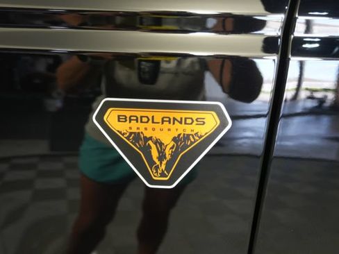 Certified 2024 Ford Bronco Badlands AWD/4WD image 24
