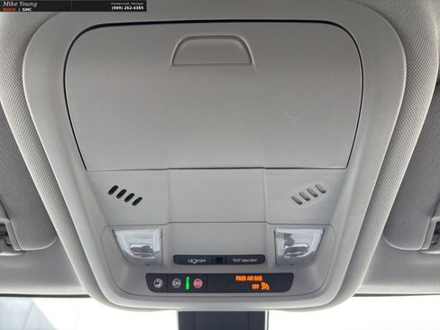 Used 2024 GMC Terrain SLE w/ Driver Convenience Package FWD image 34
