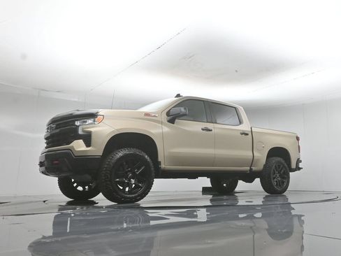 Used 2022 Chevrolet Silverado 1500 LT Trail Boss w/ Convenience Package II AWD/4WD image 47