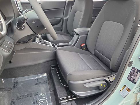 New 2026 Hyundai Venue SE image 16