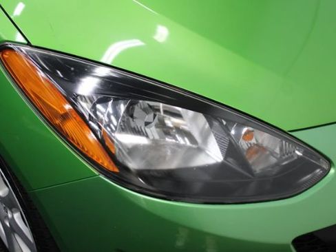 Used 2012 MAZDA MAZDA2 Touring FWD image 21