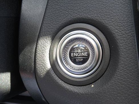 Used 2019 Mercedes-Benz C 300 4MATIC Sedan image 17