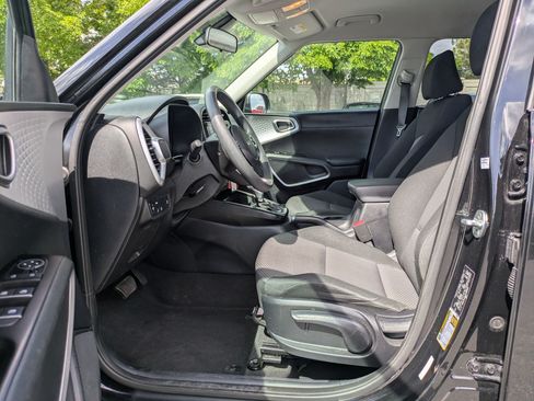 Used 2022 Kia Soul LX w/ Technology Package FWD image 14