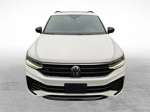 Used 2023 Volkswagen Tiguan SE R-Line FWD image 7
