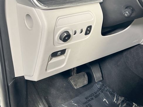 Used 2022 Jeep Wagoneer Series III w/ Flexible Seating Group image 10