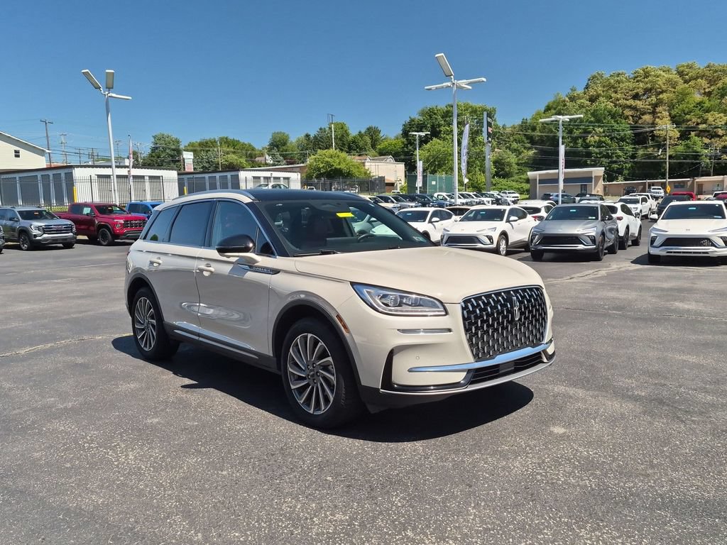 Used 2023 Lincoln Corsair Reserve w/ Equipment Group 201A AWD/4WD image 3