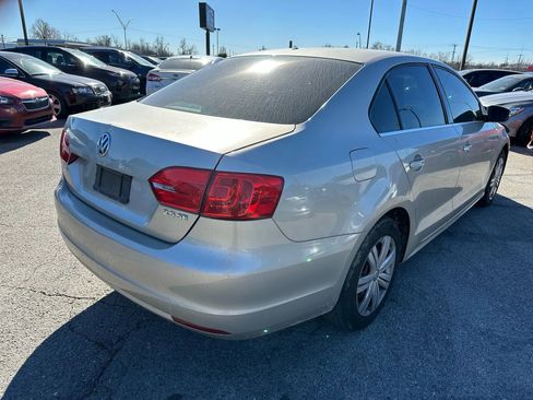 Used 2013 Volkswagen Jetta SE image 32