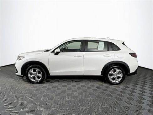 Certified 2023 Honda HR-V LX image 3