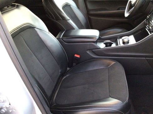 Used 2024 Jeep Grand Cherokee Altitude image 29