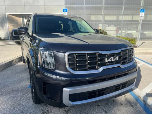 Used 2025 Kia Telluride S FWD image 4