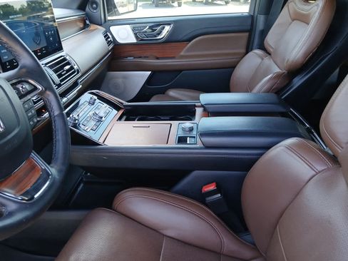 Used 2024 Lincoln Navigator Reserve AWD/4WD image 17