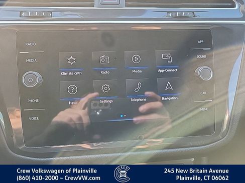 Certified 2023 Volkswagen Tiguan SE w/ Panoramic Sunroof Package AWD/4WD image 6