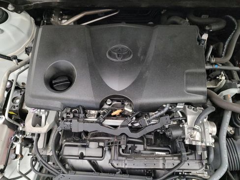 Used 2021 Toyota Camry LE FWD image 30
