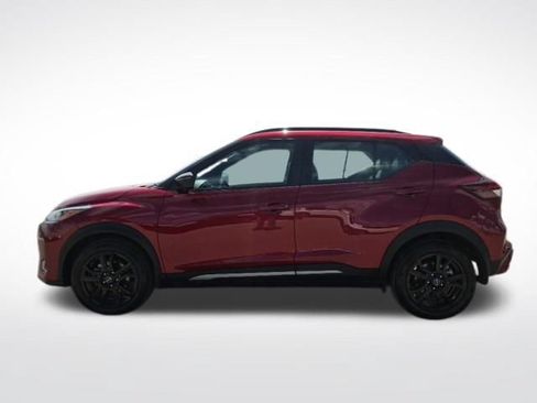 Used 2023 Nissan Kicks SR w/ SR Premium Package FWD image 8