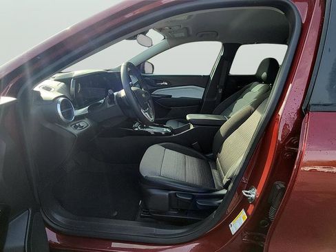 Used 2025 Chevrolet Trax LT w/ LT Convenience Package FWD image 15