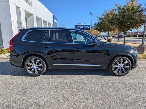 Certified 2024 Volvo XC90 B6 Ultimate w/ Lounge Package image 3