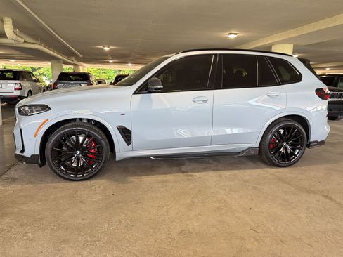 Used 2026 BMW X5 M60i image 2