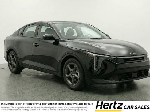 Used 2025 Kia K4 LXS image 1