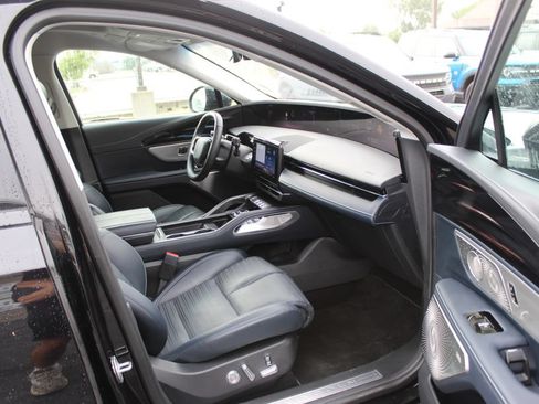 Used 2024 Lincoln Nautilus Reserve w/ Equipment Group 203A AWD/4WD image 13